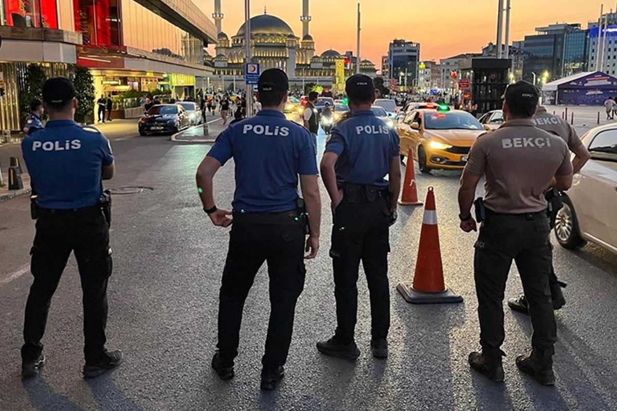 İstanbul’da Gece Boyu Dev Operasyon: 1018 Kişi Gözaltına Alındı