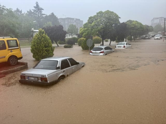 Kırşehir’i Sel Vurdu: 260 İhbar, 22 Kurtarma Operasyonu