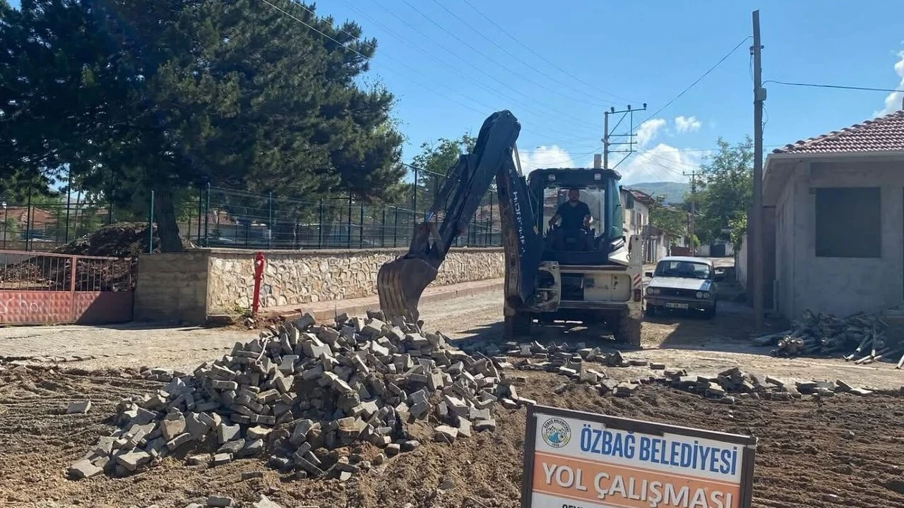 Özbağ’da Yol Yenileme Çalışmaları Hız Kazandı