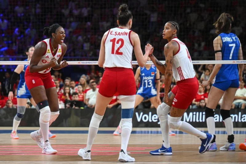 Ankara'da Muhteşem Kapanış: A Milli Kadın Voleybol Takımımız Çin Engelini de Aşarak Seriyi Sürdürdü!