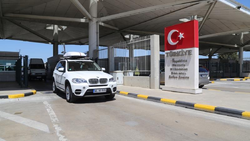 Gümrük Kapılarında Yapay Zeka Hızı: Gurbetçilerin Vatan Hasreti Beklemeden Bitiyor