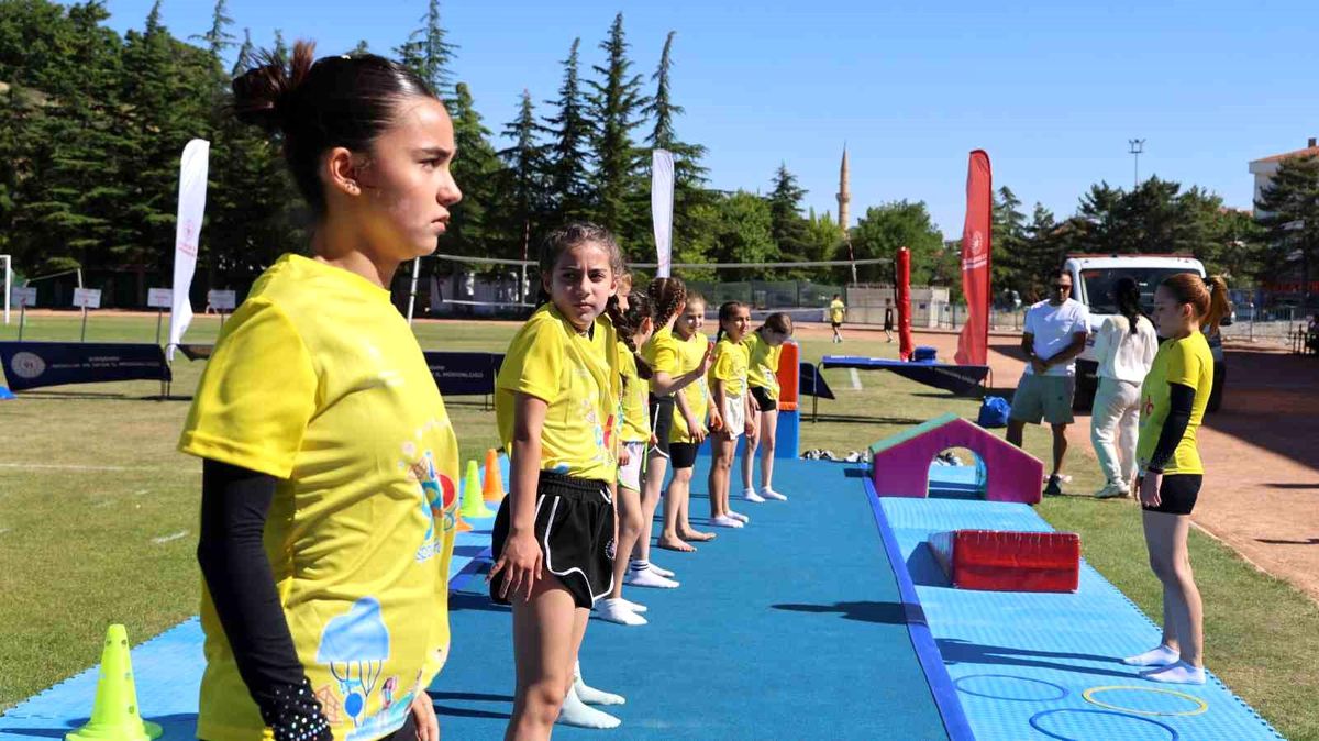 Kırşehir'de Jimnastiğe Büyük İlgi: 250 Genç Yetenek Yetişiyor