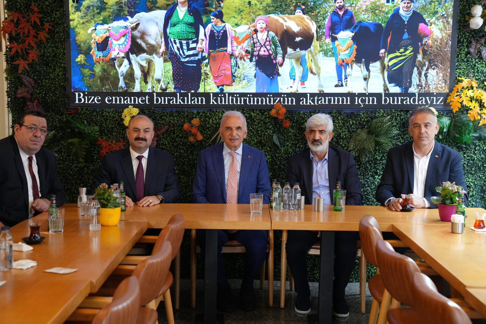 Ümraniye’de Kritik Görüşme: Mehmet Özdil Esnafın Taleplerini Belediye Başkanı İsmet Yıldırım’a İletti