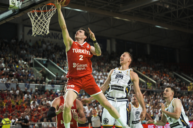 Saraybosna'dan Zaferle Döndük! A Milli Basketbol Takımımız Zirveyi Kimseye Bırakmadı