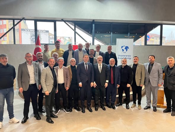 Karabük’te Esnafın Ortak Kararı: Erol Işık Güven Tazeledi, Mehmet Özdil Geleceğin Şifrelerini Verdi!