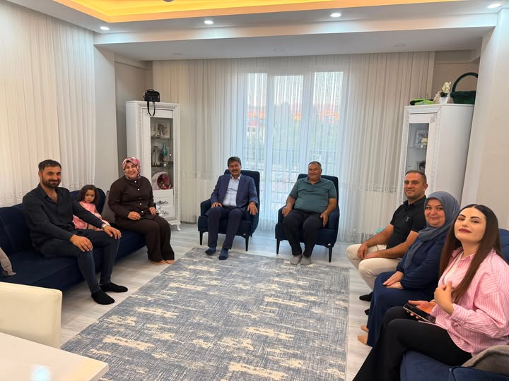 Yeni Yuvaya İlk Tebrik O Vekilden Geldi! İşte Ziyaretin Ayrıntıları