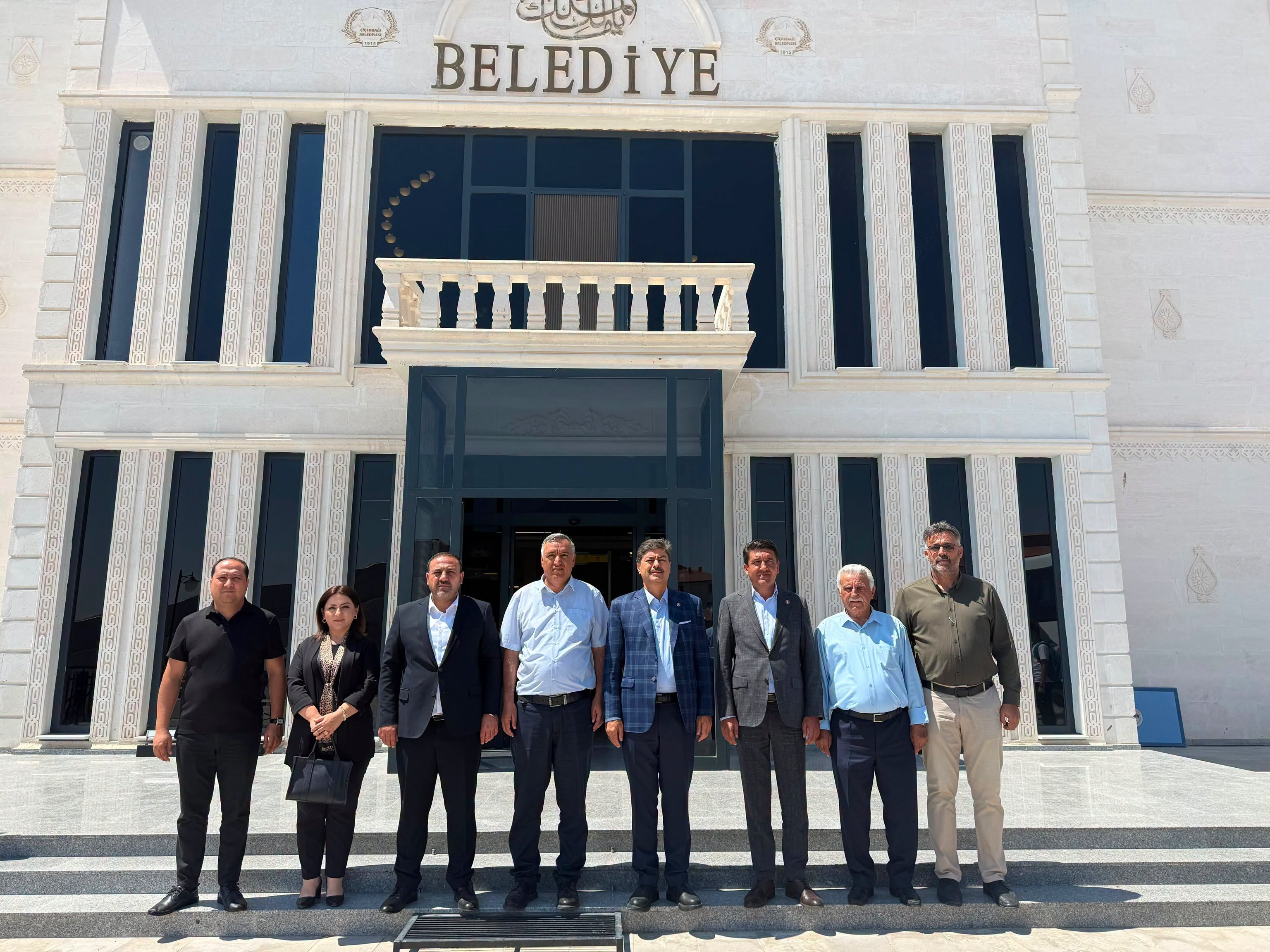 Çiçekdağı İçin Kritik Buluşma! Belediyede Gelecek Masaya Yatırıldı