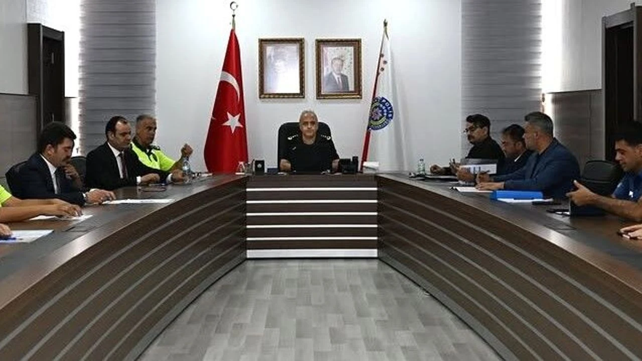 Kırşehir’de Güvenlik Zirvesi: Kent Genelinde Alınacak Yeni Asayiş Tedbirleri Belli Oldu