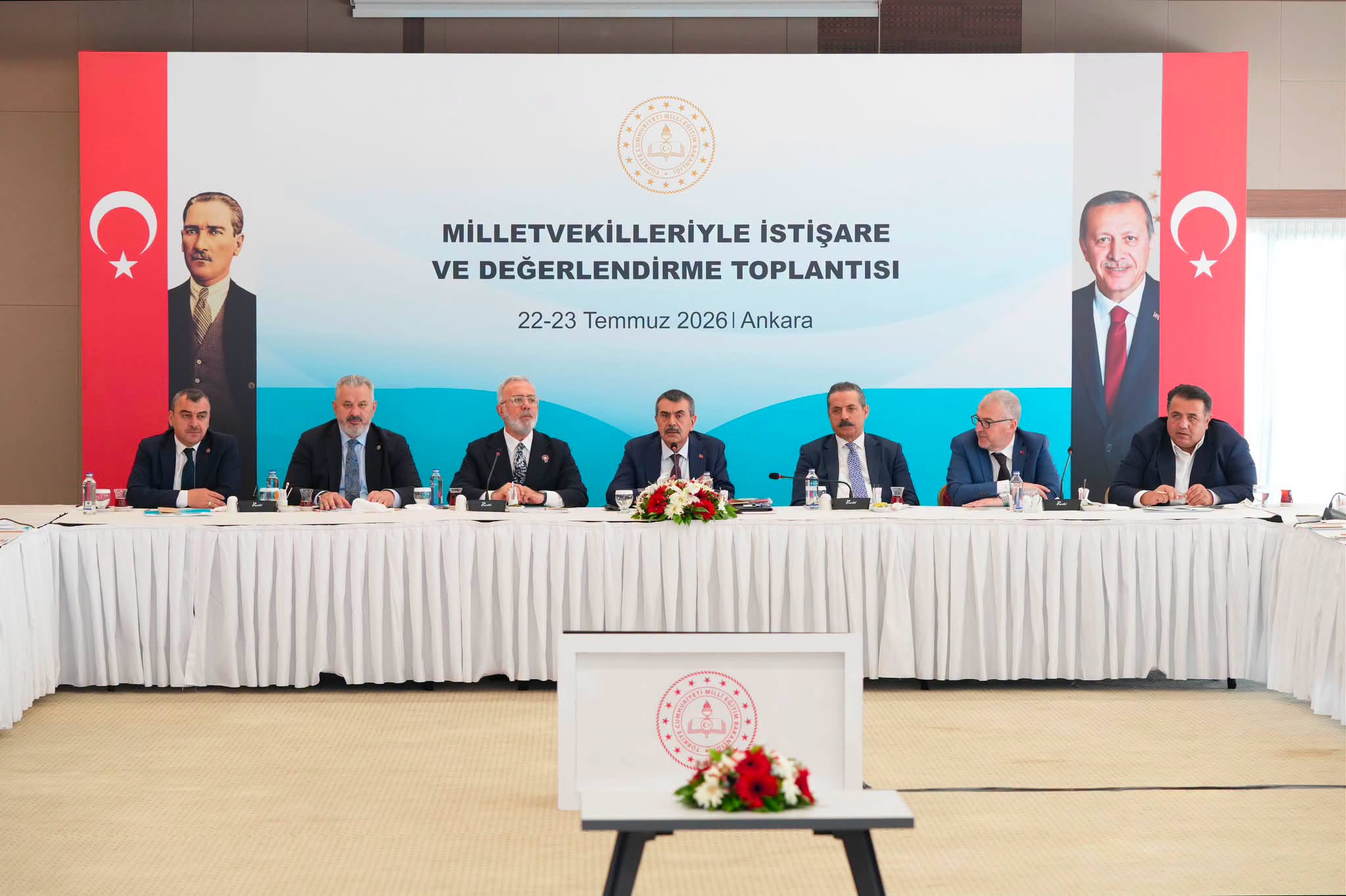 Ankara'da Eğitim Zirvesi! Bakan Tekin Milletvekilleriyle Yol Haritasını Belirledi
