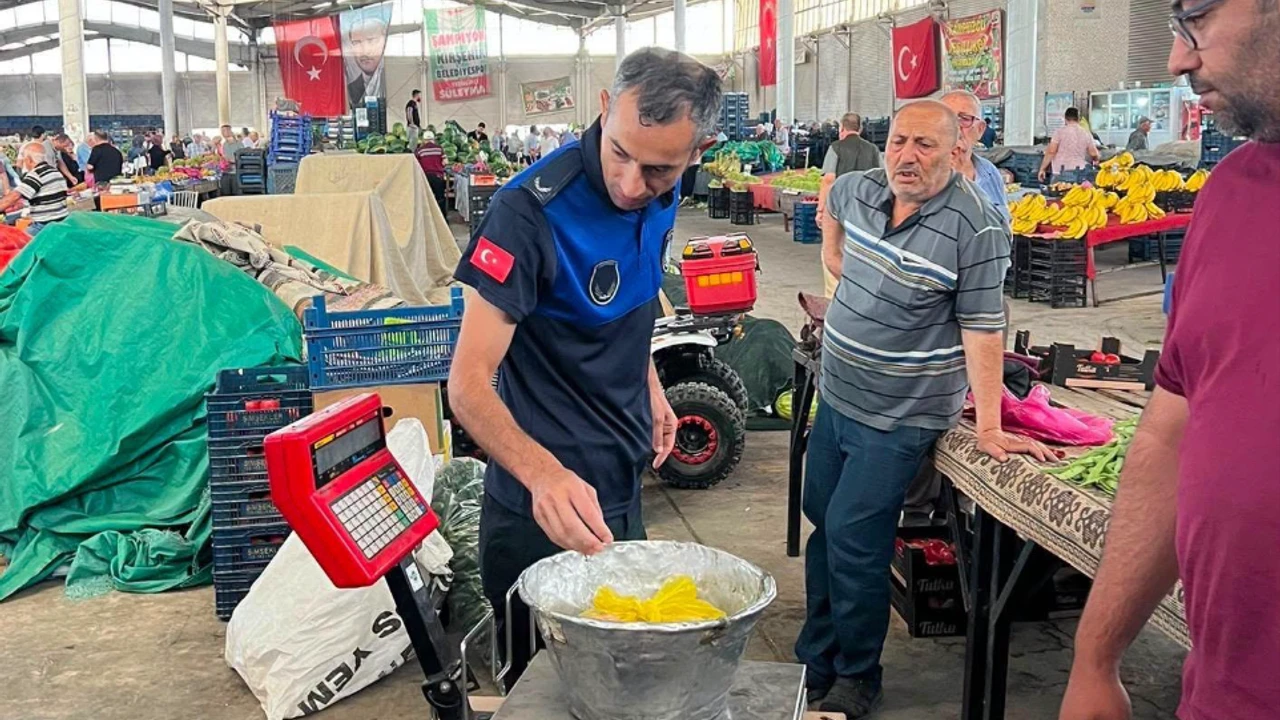 Kırşehir'de Pazarcı Tartıları Mercek Altında: Eksik Gramaja Geçit Verilmiyor
