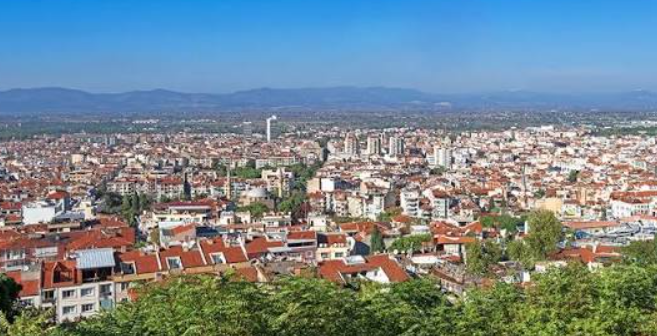 Manisa'da Silahlı Saldırı: Motosikletli Saldırgan Baba ve Oğlunu Canından Etti