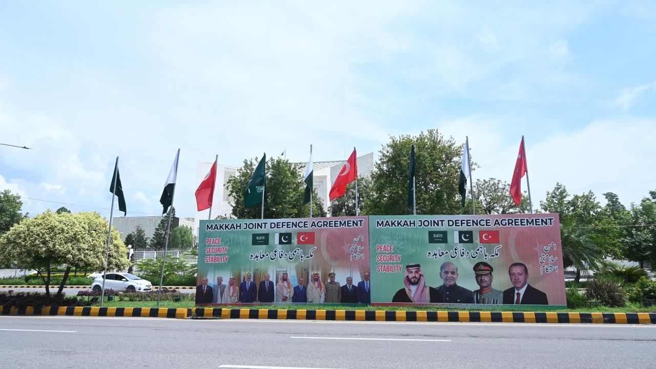 Türkiye-Suudi Arabistan-Pakistan Ortak Savunma Anlaşması Sonrası Bölgede Bayrak Coşkusu