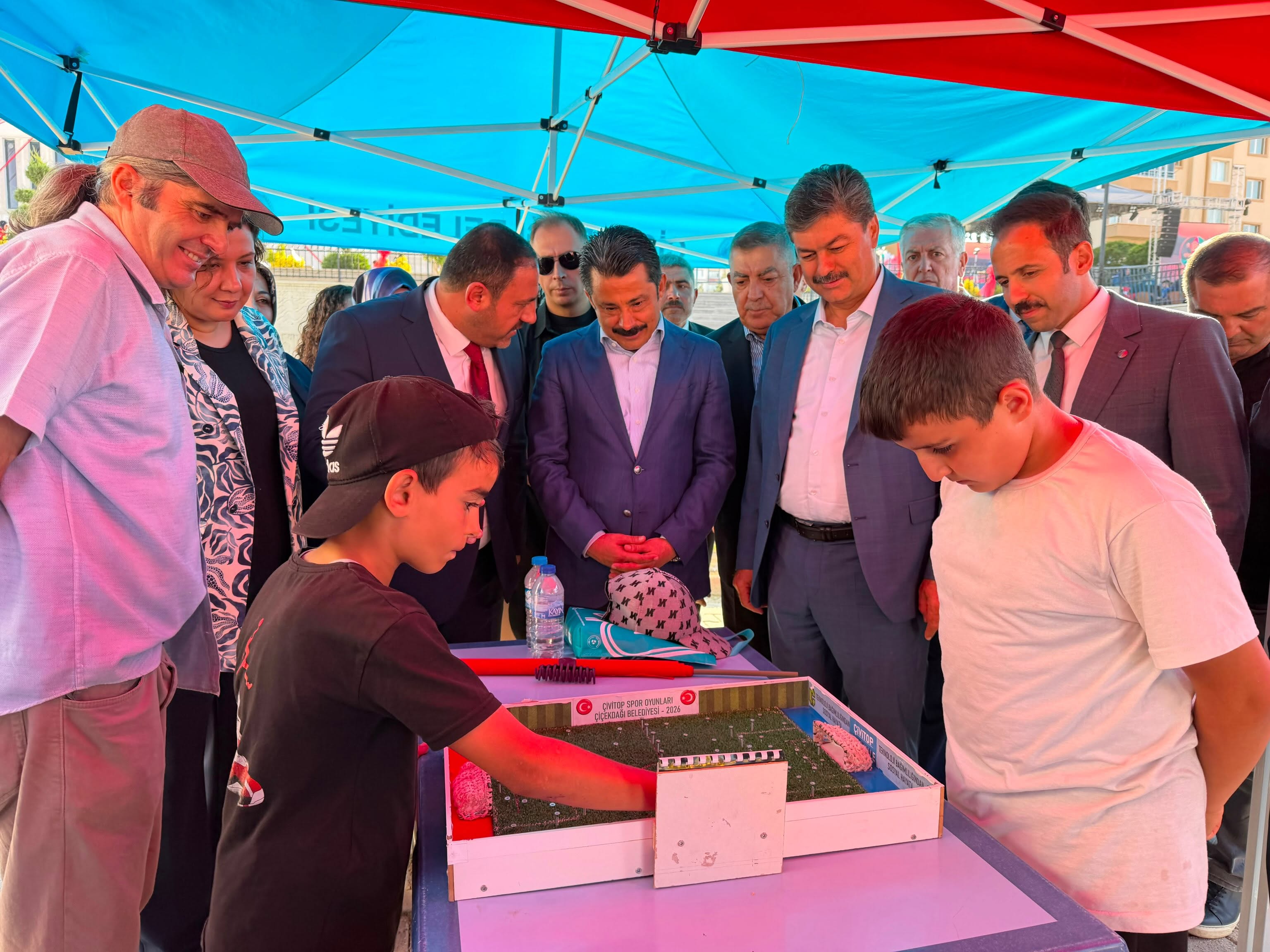 Kırşehir'in Her Noktasında O Var! Necmettin Erkan Festival Alanında da Vatandaşın Yanındaydı
