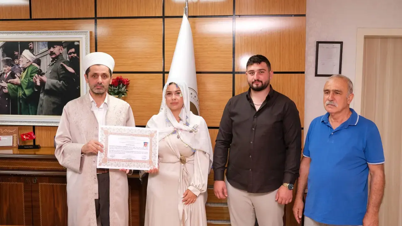 Almanya'dan Kırşehir'e Uzanan Yolculuk: Jennifer Javad Kendi İradesiyle İslam'ı Seçti