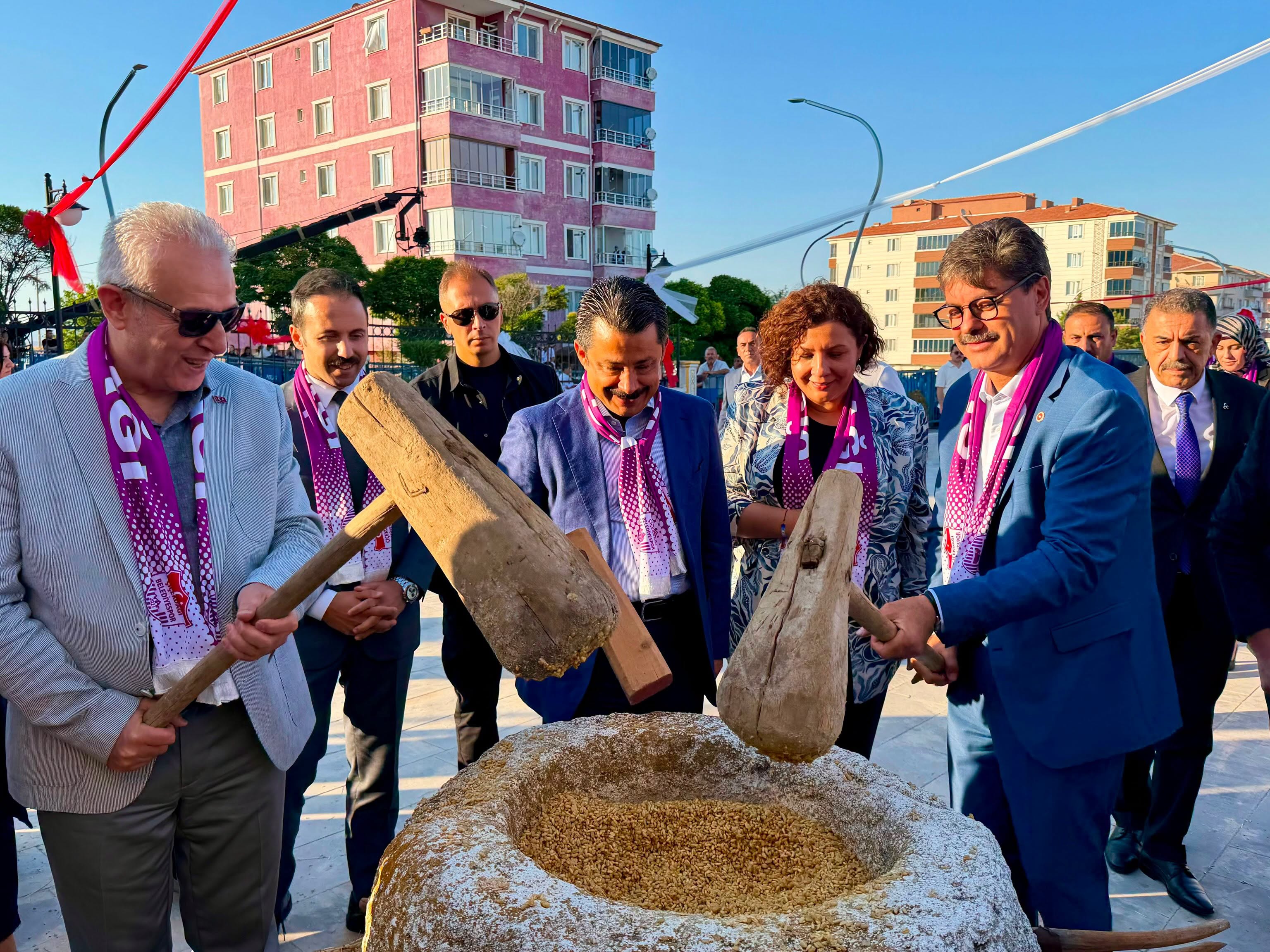 ÇİÇEKDAĞI’NA ALTIN ÇAĞ DOKUNUŞU: NECMETTİN ERKAN’LA YATIRIMLAR BİR BİR YÜKSELİYOR