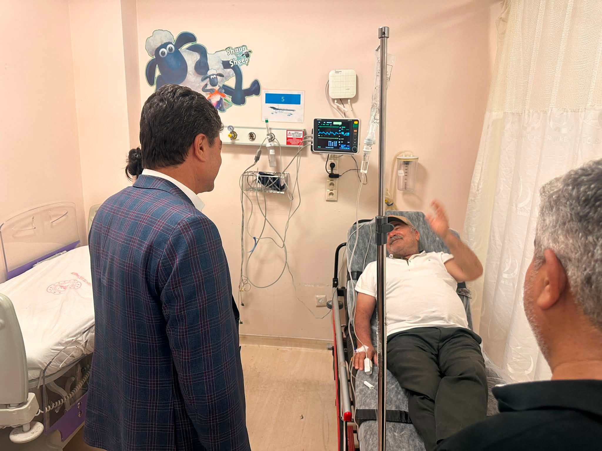 Necmettin Erkan Kaman Devlet Hastanesi’nde Hastalarla Tek Tek İlgilendi