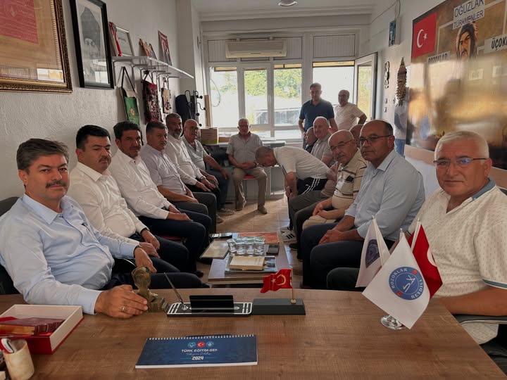 KARACAKURT’TA TARİHİ BULUŞMA: NECMETTİN ERKAN TÜRKMEN YURDUNUN GÖNLÜNDE TAHT KURDU