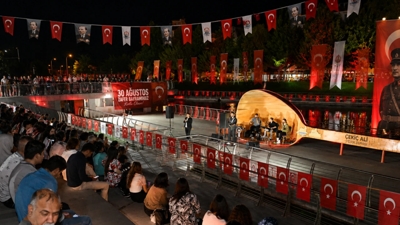Kırşehir Belediyesi’nden Zafer Haftası Etkinliği: Çekiç Ali Müzik Durağı Sahnesini Açıyor