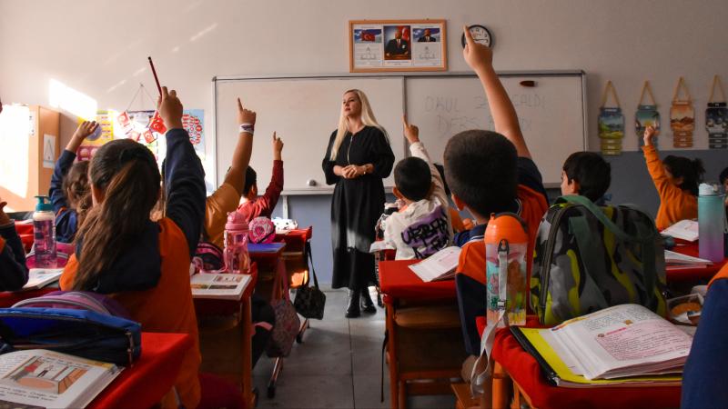 Kamuda Çalışan Anne Babalara Uyum Haftası İçin Günde 3 Saat İzin