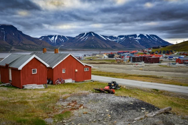 Sıcaklığın Eksi 50 Dereceye Düştüğü Adada Türk Bayrağı: Svalbard’da Ticaret, Eğitim ve İkamet Devri