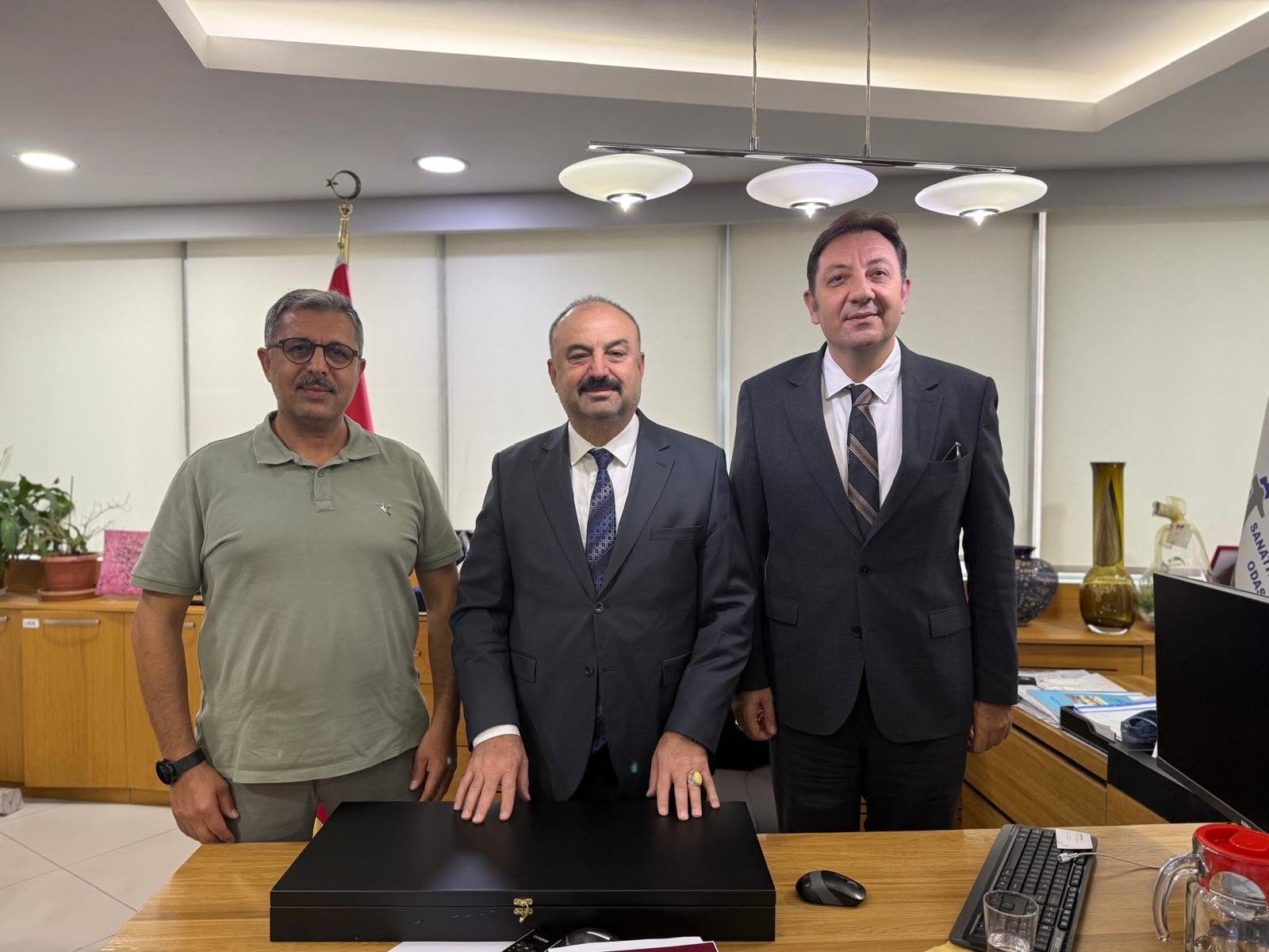 UEB Genel Merkezine Üst Düzey Ziyaret: Esnafın Dijital Geleceği ve İhracat Vizyonu Masada