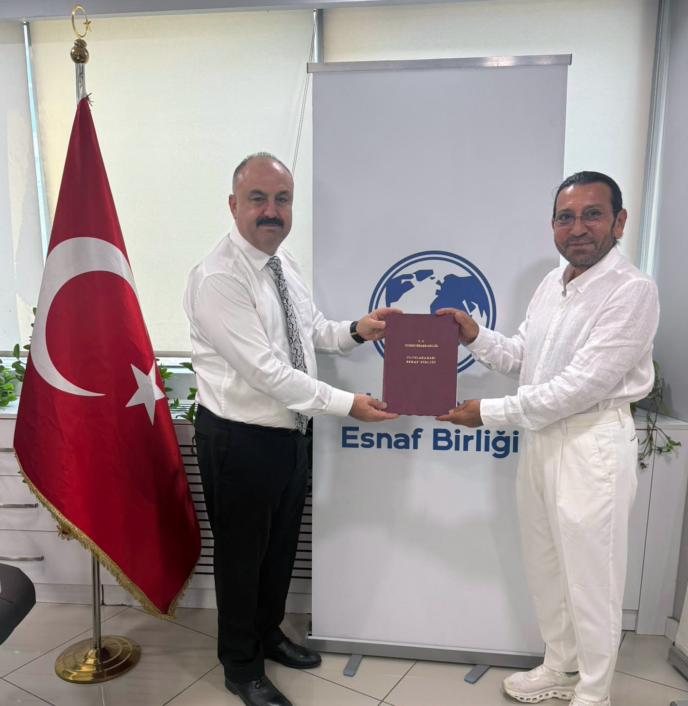 UEB’DEN ABD’DE GÜÇLÜ YAPILANMA ADIMI: FLORIDA–MİAMİ TEMSİLCİLİĞİ İÇİN ÖNEMLİ GÖRÜŞME