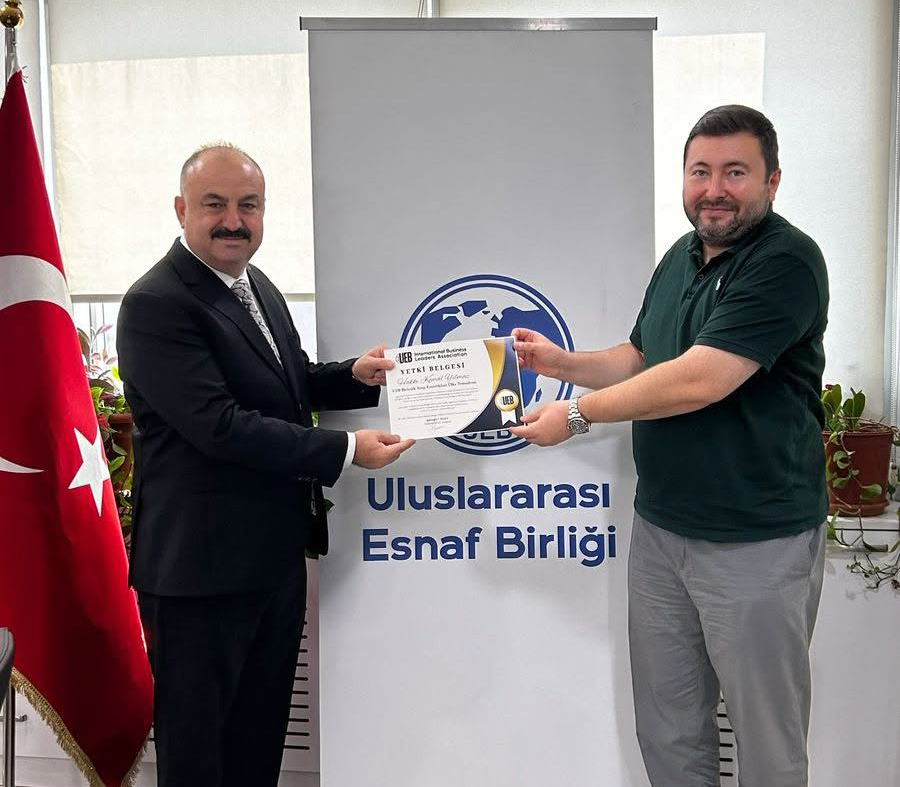 UEB’DEN BİRLEŞİK ARAP EMİRLİKLERİ’NDE GÜÇLÜ ADIM: HAKKI KEMAL YILMAZ ÜLKE TEMSİLCİLİĞİNE ATANDI