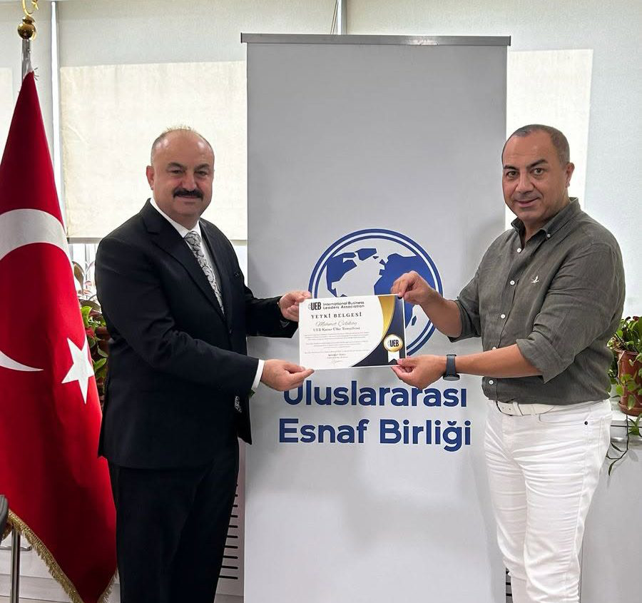 UEB KATAR’DA GÜÇLENİYOR: MEHMET ÇELİKAY KATAR ÜLKE TEMSİLCİLİĞİNE ATANDI