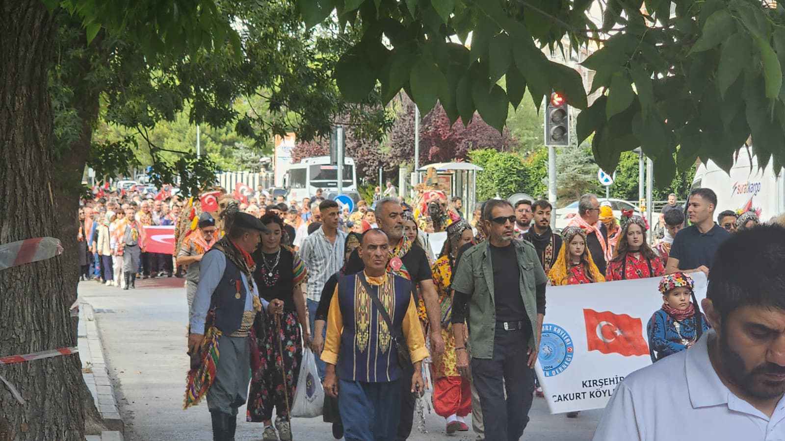 Develer, Atlar ve Mehteranla Görkemli Kortej: Yörük-Türkmen Dünyası Kırşehir’de Buluştu