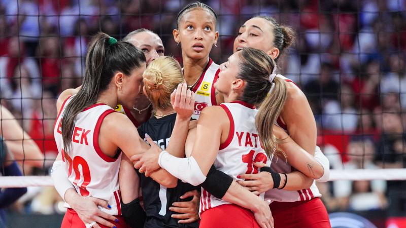 Avrupa Şampiyonu A Milli Kadın Voleybol Takımı: Dev Finalde İtalya Engeli Aşarak Zirveye Çıktı