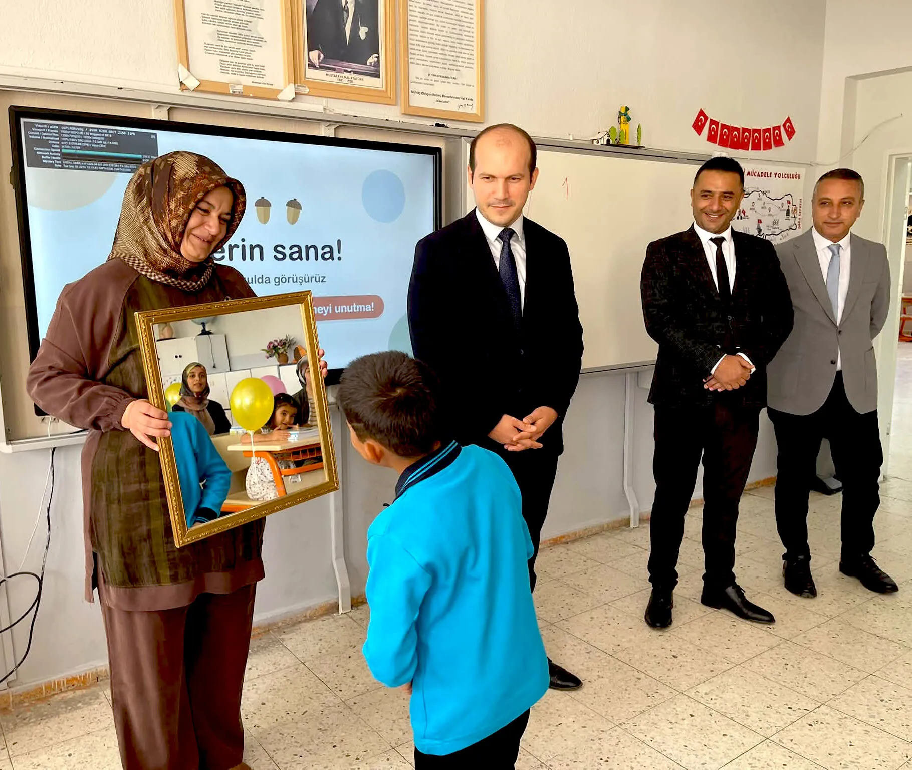 Mehmetçik İlkokulu ve Boztepe Ortaokulu’nda İlçe Kaymakamından Başarı Temennisi