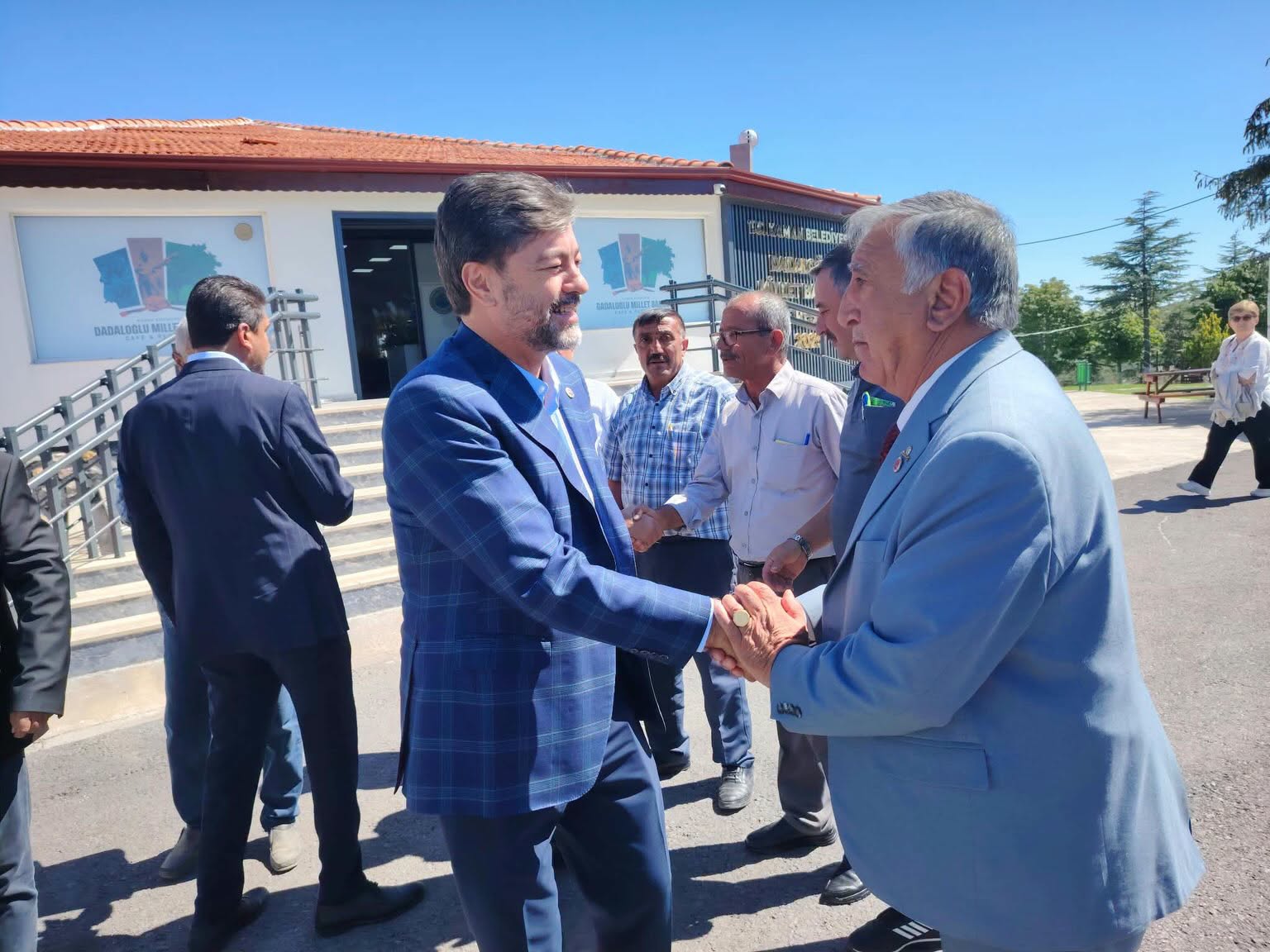 NECMETTİN ERKAN KAMAN’DA SAHADAN AYRILMIYOR: ESNAFTAN MUHTARLARA, PROJELERDEN KAMU KURUMLARINA YOĞUN MESAİ