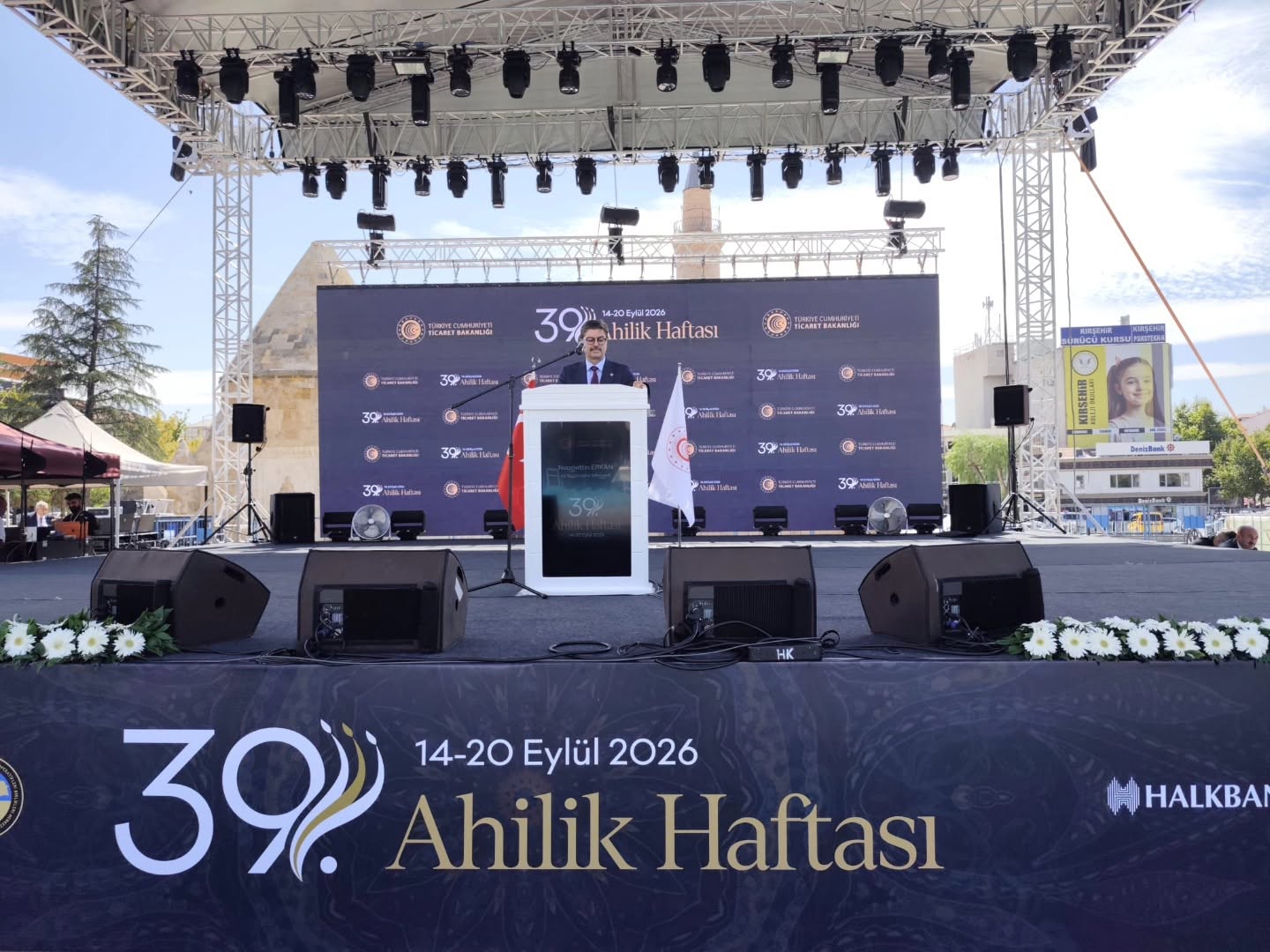 NECMETTİN ERKAN DURMADAN ÇALIŞIYOR: AHİLİK HAFTASI'NDA TAM GÜN MESAİ