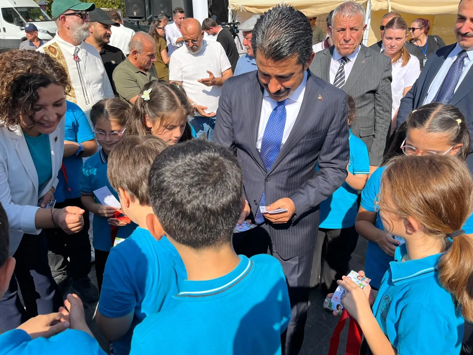 Kırşehir'de Ahi Kitap Fuarı Açıldı: Öğrencilere Hediye Çeki