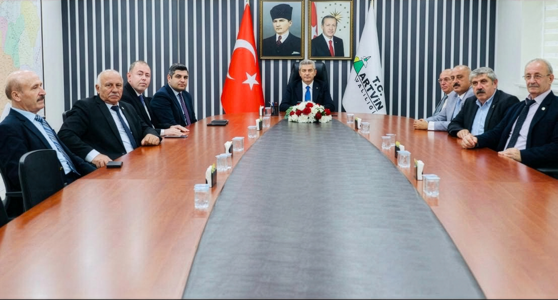 Ahilik Haftası'nda Artvin Valisi UEB Temsilcilerini Kabul Etti