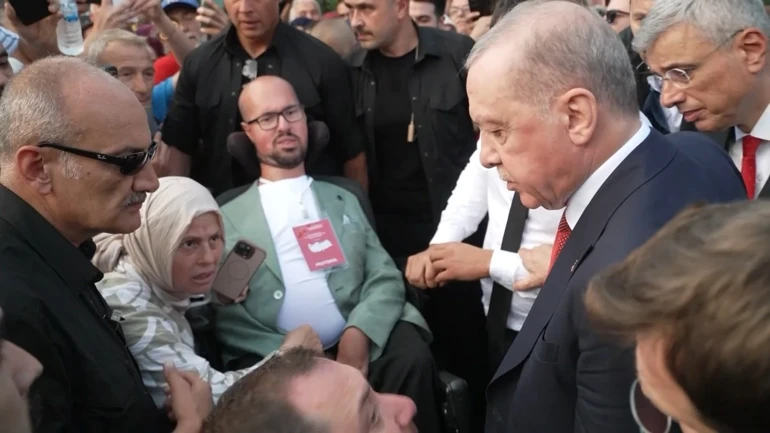 Cumhurbaşkanı Erdoğan'ın Samsun'daki Duygusal Anı Gündem Oldu