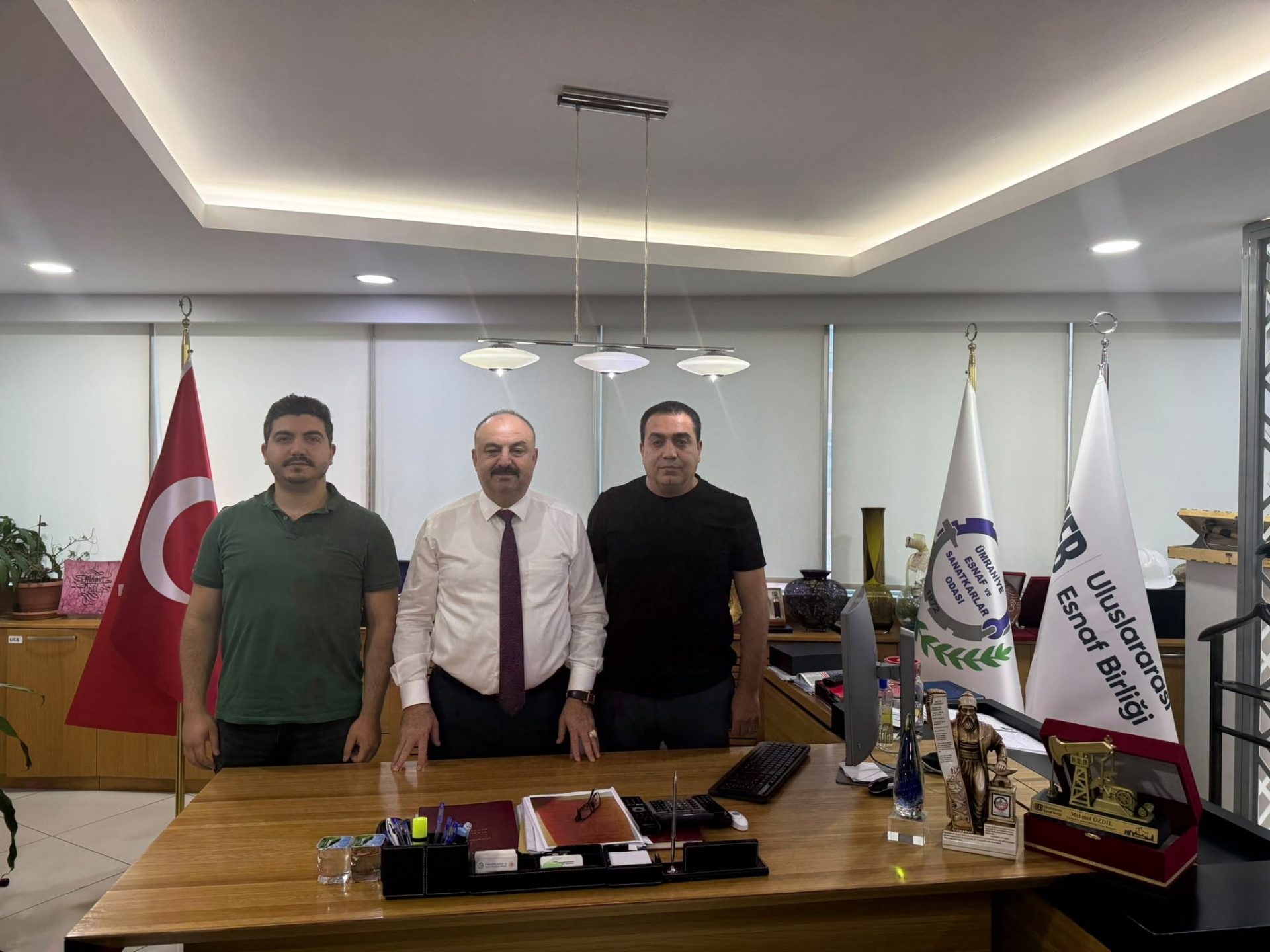 UEB Genel Merkezi'nde Gençlik ve Spor Projeleri Görüşüldü