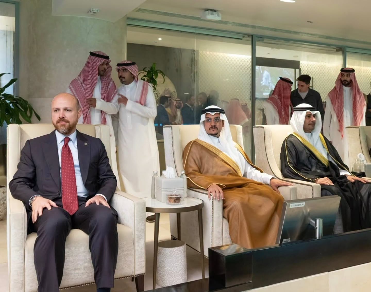 Riyad'da Spor Diplomasisi: Bilal Erdoğan Kuveytli Bakan ile Bir Araya Geldi