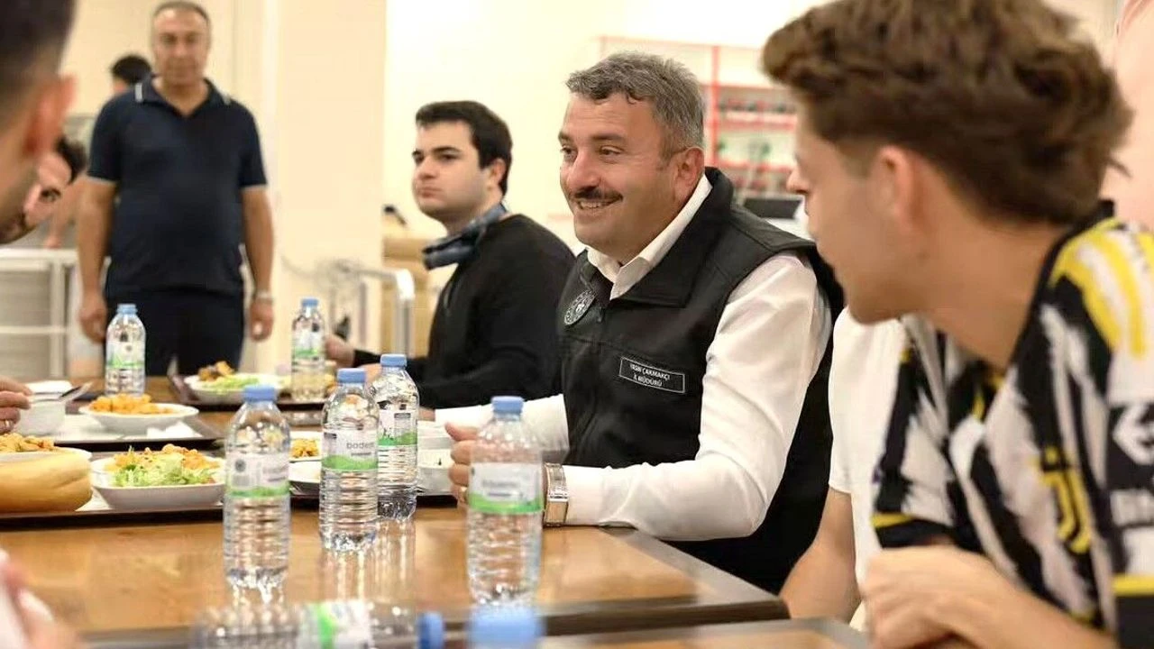 Çakmakçı, Neşet Ertaş Yurdu'nu ziyaret ederek öğrencilerle bir araya geldi.