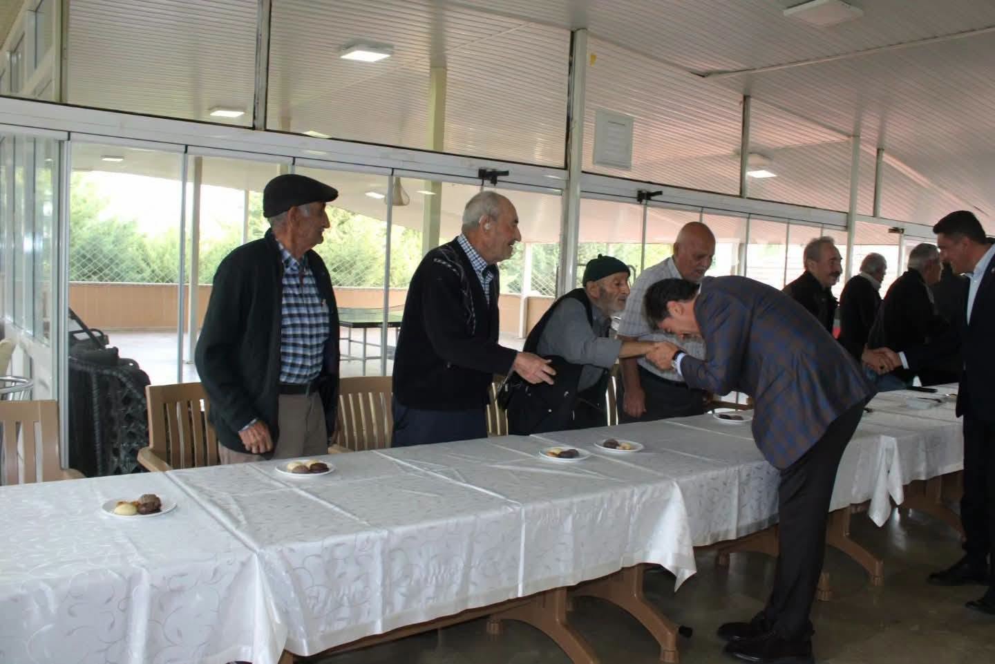 Necmettin Erkan Kırşehir'de Çocuktan Yaşlıya, Hastadan Sağlık Çalışanına Herkesin Yanında
