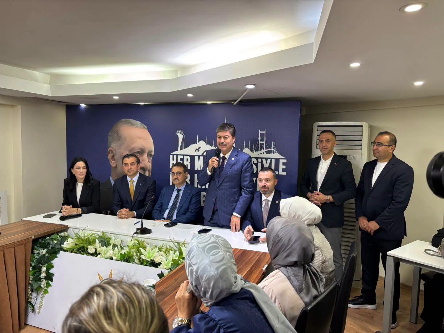 Necmettin Erkan İstanbul'da Sahada: Şişli'de Dükkân Dükkân, Kapı Kapı Yoğun Mesai
