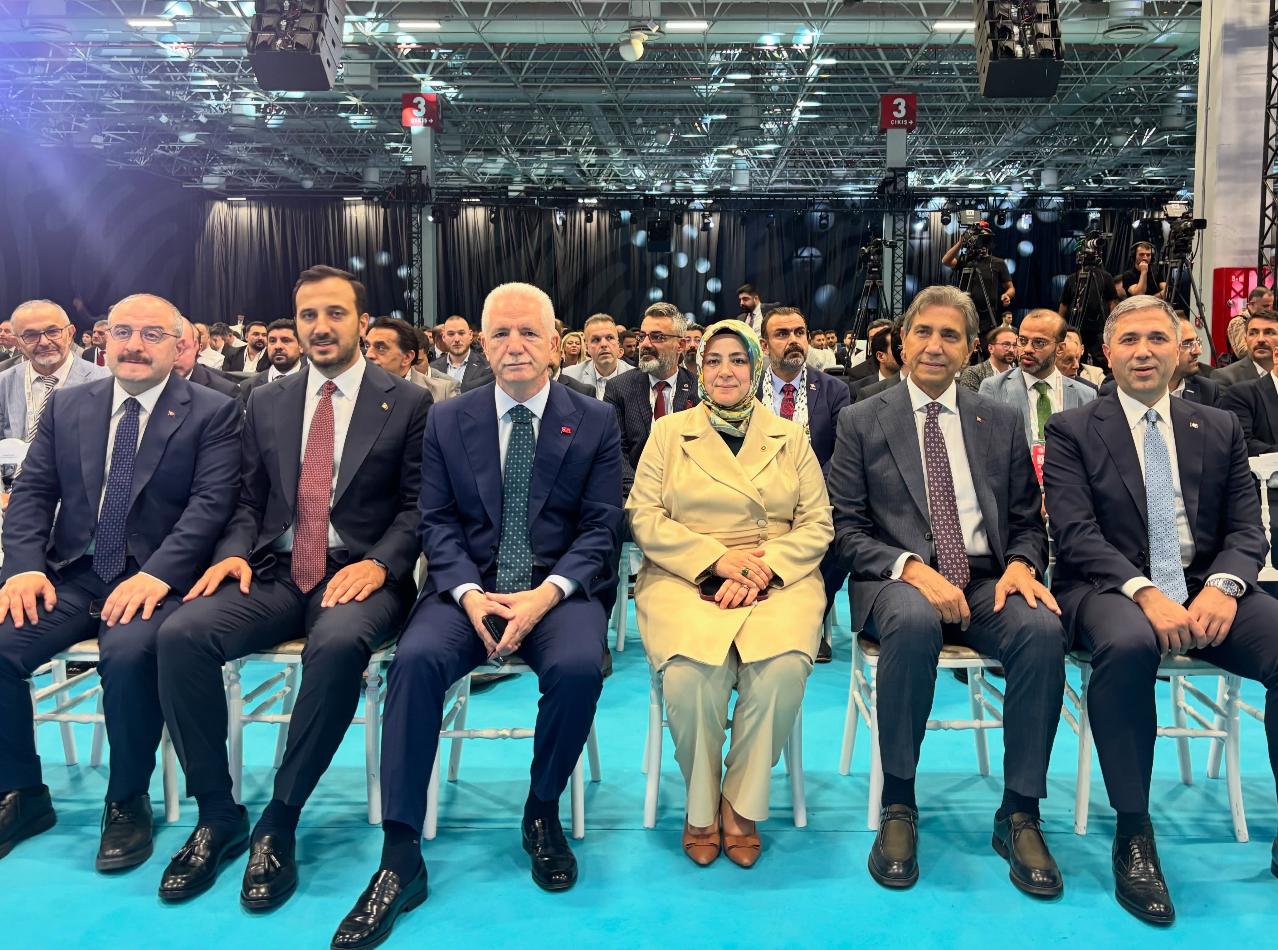AK Parti Kadın Kolları'ndan MÜSİAD EXPO Kapanışına Katılım