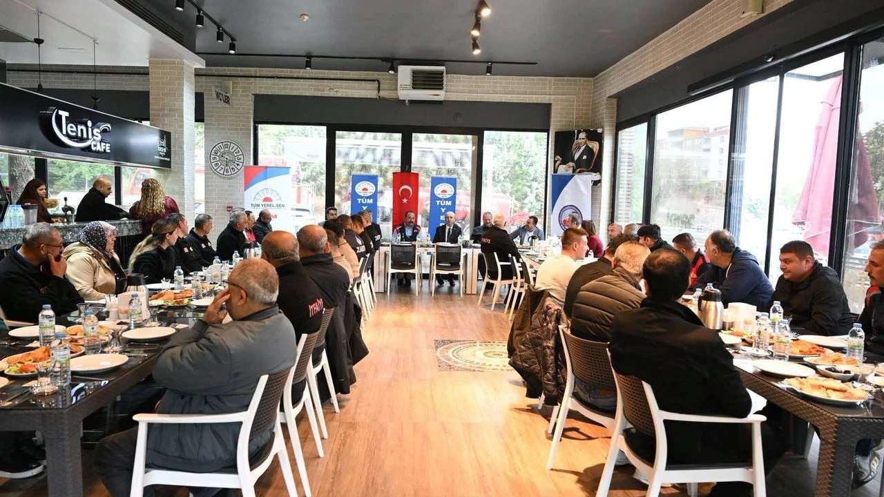 Kırşehir'de İtfaiye Personeli Dayanışma Kahvaltısında Buluştu