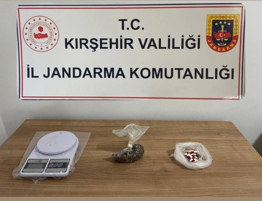 Kaman’da Uyuşturucu Operasyonu: 55 Gram Madde ve 12 Hap Ele Geçirildi