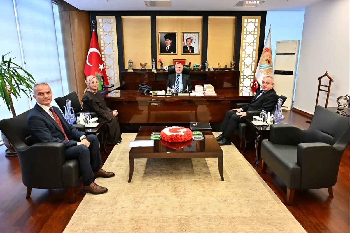 Ahilik Sancağı, Kırşehir'de Denizli'yi Temsil Eden Akşit Aracılığıyla Vali Köşger'e Ulaştı