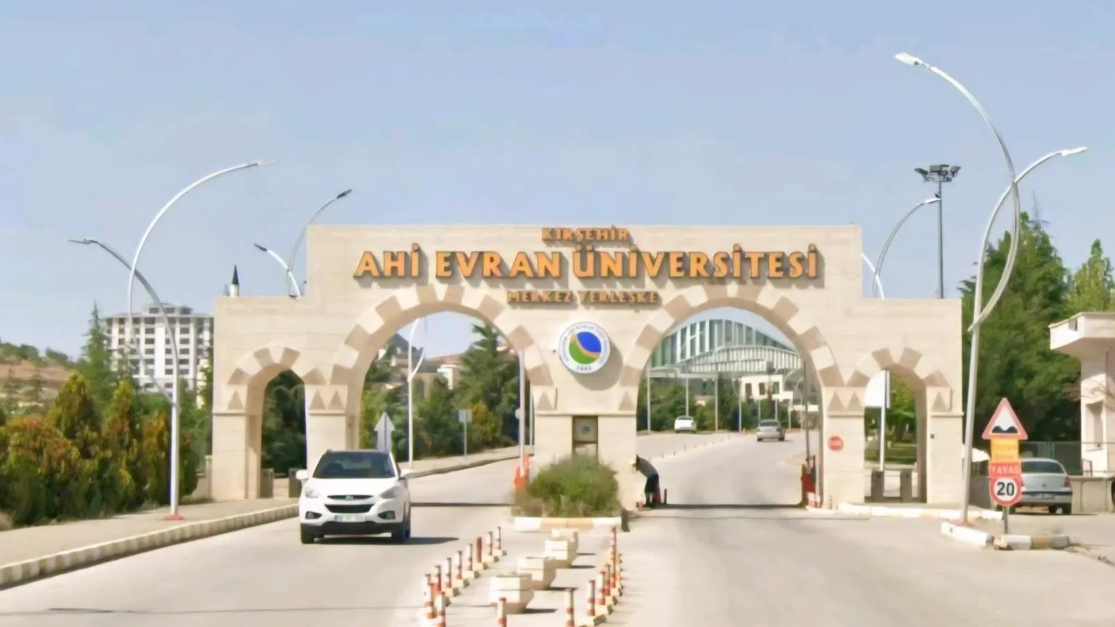 Kırşehir Ahi Evran Üniversitesi 15 akademik personel alacak: Başvurular 19 Ekim'e kadar
