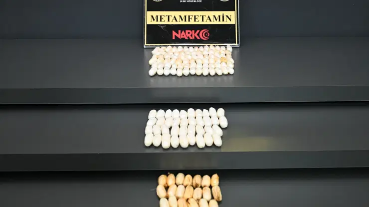 Kırşehir'de 137 kapsülde 1 kilo 157 gram uyuşturucu ele geçirildi: 3 yabancı uyruklu tutuklandı