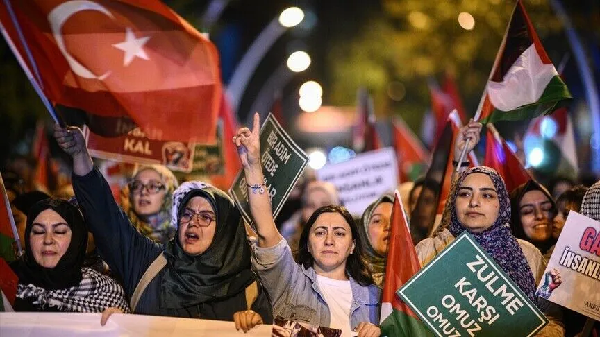 Kırşehir'de Gazze için yürüyüş: Terme Caddesi'nden Cacabey Meydanı'na yürüdüler