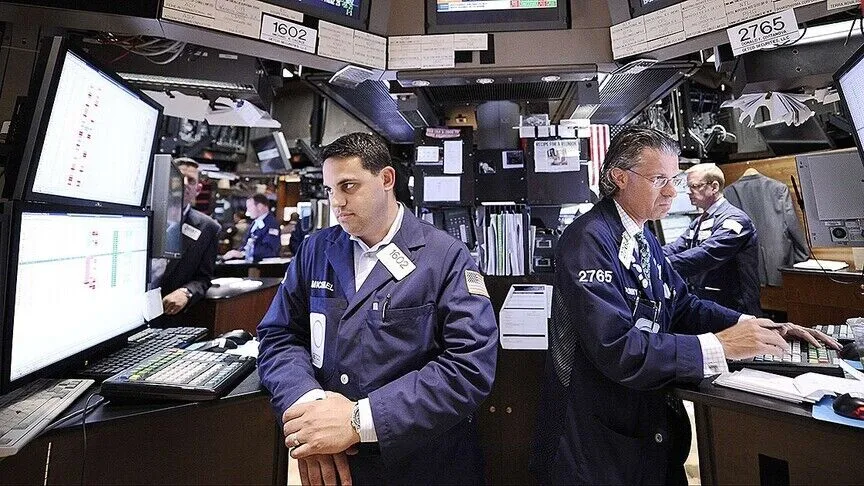 Küresel Piyasalar Karışık Seyrediyor: Brent Petrol 102,8 Dolara Geriledi, Ons Altın 4.184 Dolara Çıktı