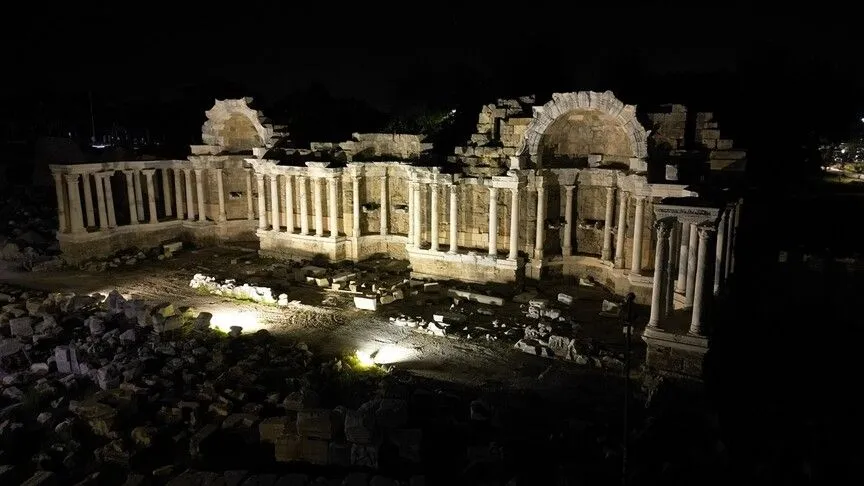 Antalya’nın Antik Mirası Gece Müzeciliğiyle Aydınlandı: Patara, Side ve Aspendos Akşam Ziyaretçilerle Buluştu